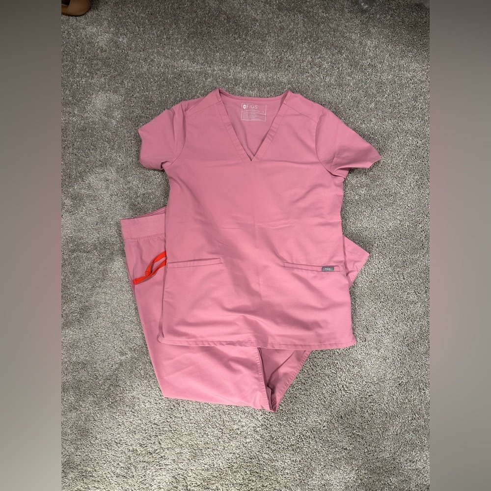 Figs Chalk Pink Scrub SET